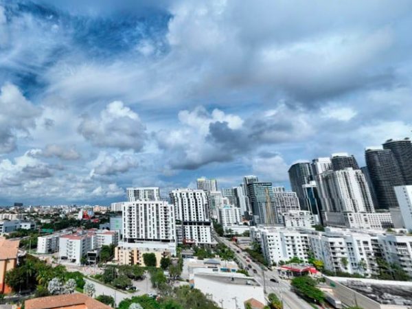 imgi_22_06-Domus-Brickell-West-View