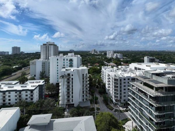 imgi_23_07-Domus-Brickell-South-View